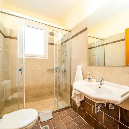 Zeus Skala By 빌라